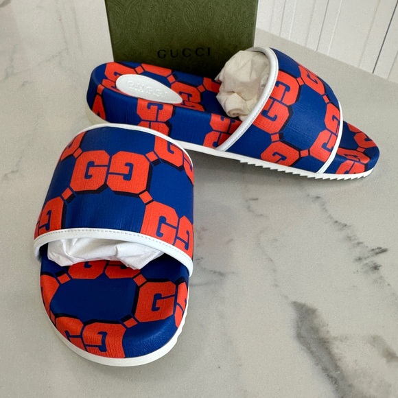 Gucci All Over Logo Slides - Picture 3 of 9